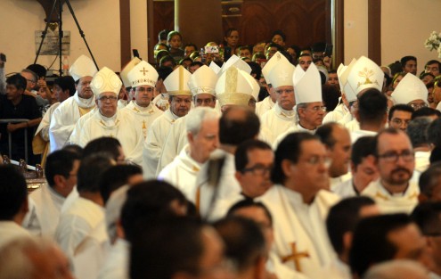 En la Catedral Metropolitana de la ciudad de Xalapa se realizo la misa  y sepelio del Cardenal Sergio Obeso acompañado de jerarcas católicos del país, autoridades estatales, figuras políticas y feligreses  se le  dio una emotiva despedida. 