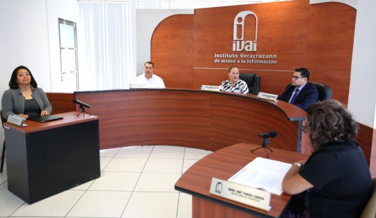 Si un sujeto obligado argumenta que proporcionar las grabaciones de cámaras de vigilancia atentaría contra la seguridad del personal y ciudadanos que acuden a realizar trámites, esto no es suficiente para clasificar la información y negar el acceso a los solicitantes, así lo determinó el  IVAI.