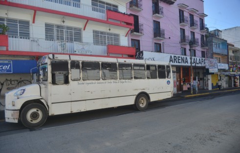 Las paradas del autobús ahora serán en distintos puntos, uno de estos justo frente a la Arena Xalapa y otra frente a Chedraui de Lucio.