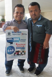 Integrantes de la agrupación Gente Pequeña, realizando gestiones en el Congreso para estar presentes en la convención Pacífico, proxima a realizarse.