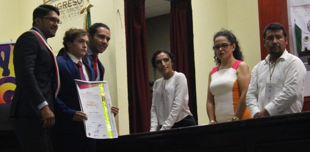 En elevento realizado en el auditorio del Congreso del  Estado, fue notoria la ausencia de la diputada Elizabeth Cervantes de la Cruz, presidenta de la Comisión de Juventud y Deporte y Atletas con discapacidad, de la LXV Legislatura.  