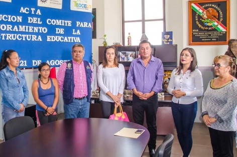 En Teocelo se llevó a cabo la firma de la Acta Constitución del Comité para el Mejoramiento de la Infraestructura Educativa, en el cual estuvieron presentes el Alcalde Mario Antonio Chama; la Presidenta del Sistema Municipal DIF, Mara Chama Villa; la Encargada del Área de Educación del Municipio, Norma Angélica Castillo Pale; y el Mtro. Jaime Bueno Viveros, Supervisor de la Zona Escolar 173 de Escuelas Federales.