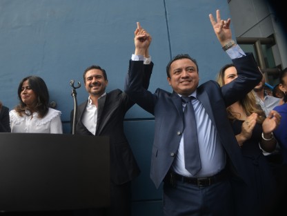 José de Jesús Mancha Alarcón aspirante a la Dirigencia del Partido Acción Nacional (PAN) en Veracruz, realizó el registro en las oficinas del partido fue acompañado por diputados locales y la senadora Indira Rosales.  El excandidato a la gubernatura de Veracruz, Miguel Ángel Yunes Márquez, aseguró que volverán a ganar la dirigencia, y en 2024 ahora sí ganarán la elección a gobernador.  