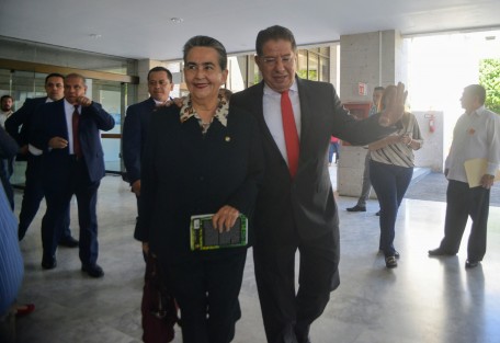 La ceremonia de entrega de la medalla Heriberto Castillo en el Palacio Legislativo contó con la asistencia de varios funcionarios, y la inasistencia de otros tantos. 