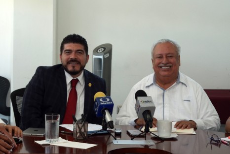 La Secretaría de Educación de Veracruz (SEV) reitera que el Ciclo Escolar 2019-2020 iniciará sin contratiempos este lunes 26 de agosto, luego de los importantes acuerdos y gestiones realizadas con autoridades federales y representantes del Sindicato Nacional de Trabajadores de la Educación (SNTE), que beneficiarán a los docentes veracruzanos.