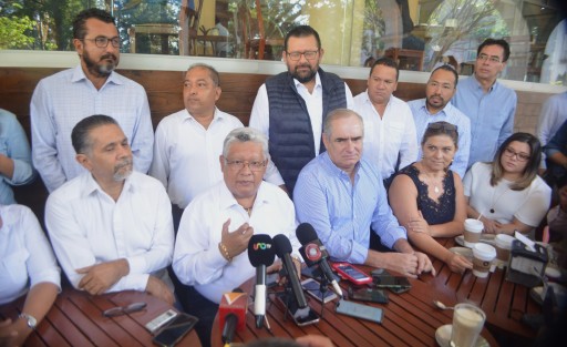 Joaquín Rosendo Guzmán Avilés, aspirante a la dirigencia estatal del PAN, convocó a los medios de comunicación para dar a conocer su inicio de campaña, la cual dijo arrancaría en la zona norte del estado. 