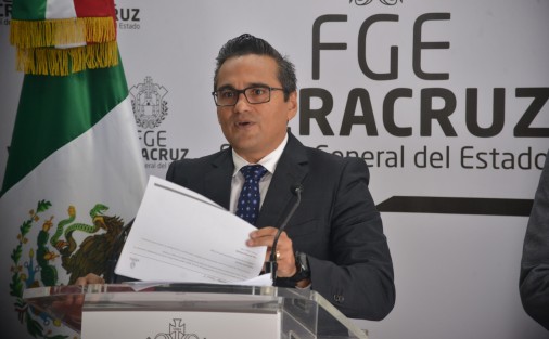 El fiscal Jorge Winckler Ortiz en tono de burla volvió a explicar la metodología de cómo se determina un feminicidio y lanzó un llamado a la SSP que se ponga a trabajar en la prevención del delito para evitar estos. 