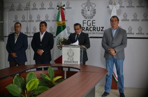 El fiscal Jorge Winckler Ortiz en tono de burla volvió a explicar la metodología de cómo se determina un feminicidio y lanzó un llamado a la SSP que se ponga a trabajar en la prevención del delito para evitar estos. 