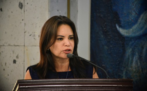 Para que la legislación civil estatal cumpla con un enfoque transformador, progresivo y dinámico para proteger a la familia, la diputada Mónica Robles, presentó iniciativa  a fin de incorporar la figura de custodia compartida.