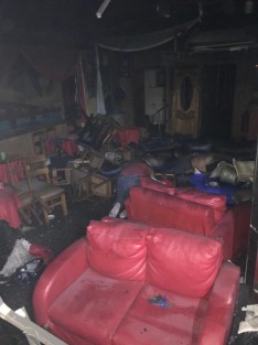 La noche del martes sujetos desconocidos aventaron bombas molotov al interior del bar Caballo Blanco,en Coatzacoalcos dejando como saldo 25 personas muertas y 13 más heridas.