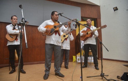 En el Auditorio Silvestre Moreno  Cora se realizó el concierto homenaje a Trovadores del Sur como parte de 35 aniversario de la Dirección de Actividades Artísticas de la SEV.  