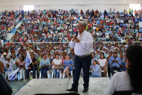 Ante más de cuatro mil militantes de Tantoyuca, Platón Sánchez, Chiconamel y Chalma, el candidato del Partido Acción Nacional a la presidencia del Comité Directivo Estatal de Veracruz, Joaquín Rosendo Guzmán Avilés, calificó la zona norte como <em>la puerta grande del PAN</em>, evento en el que estuvo respaldado por los candidatos de su planilla y dirigentes representativos de todo Veracruz.