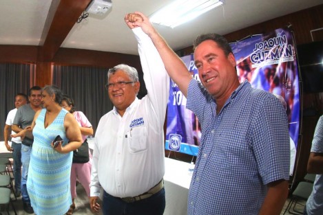 El ex diputado local por el distrito de Tuxpan, Arturo Esquitín, manifestó su apoyo a la candidatura de Joaquín Guzmán Avilés para dirigir el Comité Estatal del PAN en Veracruz. 