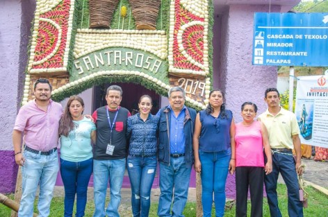 Autoridades municipales de Teocelo fomentan el turismo religioso en  sus comunidades, apoyando la realización de las fiestas patronales. En el caso de la Comunidad Santa Rosa en estos días festejan a su patrona, Santa Rosa de Lima, con los tradicionales paseos de la imagen y arco floral, además de danzas tradicionales.