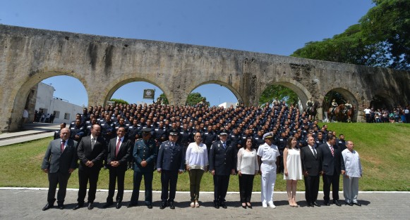 El secretario de Seguridad Pública, Hugo Gutiérrez, encabezó la ceremonia de graduación de 277 cadetes de los cursos de formación inicial para Policía Preventiva, en la academia de  El Lencero.  