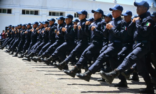 El secretario de Seguridad Pública, Hugo Gutiérrez, encabezó la ceremonia de graduación de 277 cadetes de los cursos de formación inicial para Policía Preventiva, en la academia de  El Lencero.  
