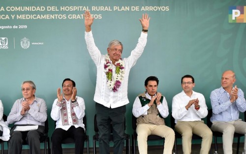 En su visita a Atzalan, Ver, el Presidente López Obrador expresó que le  preocupa y le ocupa el problema de la inseguridad de la violencia, <em>a ese le estoy dedicando todo el tiempo</em>. Que recibe el reporte de lo sucedido en materia de seguridad en todo el país, todo lo que pasa en las últimas 24 horas, porque es un problema que requiere de atención permanente y no se puede delegar a otros, <em>lo estoy asumiendo personalmente, porque es un problema que preocupa mucho</em>.
