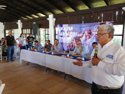 Joaquín Guzmán se pronunció por recuperar la esencia, volver a las capacitaciones para que los militantes tengan oportunidad de desarrollarse y poder participar en las candidaturas con un piso parejo, porque dijo lo más importante del partido son los militantes, el motor que mueve al partido y el corazón del PAN.
