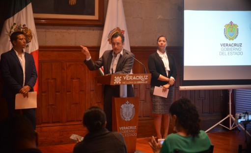 El mandatario estatal dijo que desde el inicio de su gobierno está dispuesto a trabajar con el fiscal, tan es así que el acudió a varias reuniones como las de hoy.
