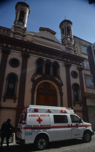 Un hombre de aproximadamente 50 años sufrió un preinfarto mientras se encontraba rezando en la iglesia del Sagrado Corazón de Jesús (Beaterio), en centro de la ciudad. Paramédicos y elementos de la SSP lo auxiliaron  y llevaron al Hospital Civil.