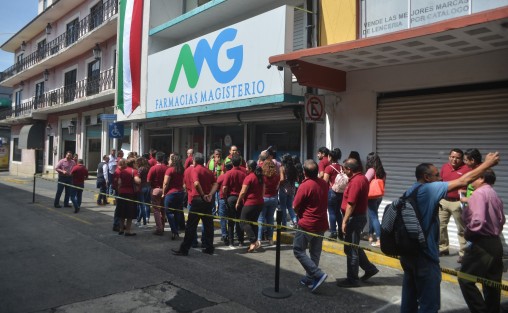 El Sindicato del Seguro Social de los Trabajadores de la Educación del Estado de Veracruz (SSTEEV), con el apoyo de Protección Civil municipal,  realizó este día un simulacro de sismo, donde se evacuó a más de 100 personas en un lapso de 4 minutos, en el marco del mes de Protección Civil.