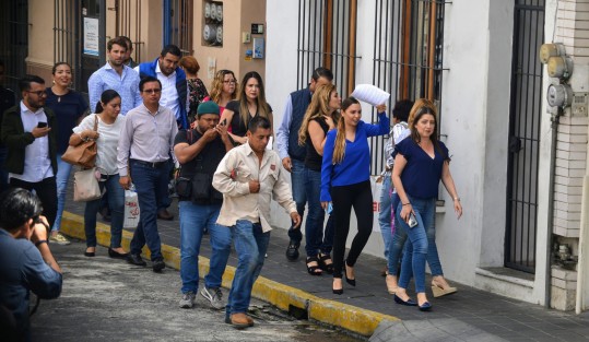Diputados panistas de la LXV legislatura acudieron a Palacio de Gobierno para  solicitar diálogo con el gobernador Cuitláhuac García Jiménez y pedir la reinstalación del ex procurador Jorge Winckler Ortiz.