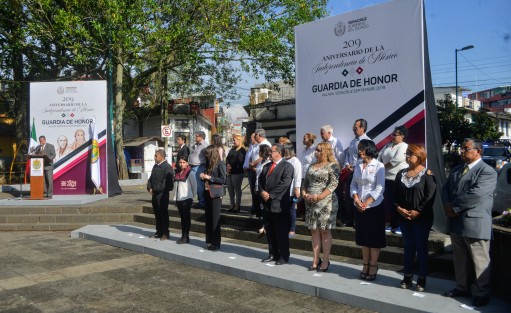 Continúan las guardias en el monumento a Miguel Hidalgo en Los Berros, a las que acuden cada vez menos funcionarios. 
