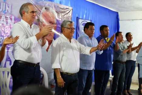 Durante su décimo día de campaña, Guzmán Avilés realizó cambios en su agenda para ofrecer conjuntamente con los legisladores una conferencia de prensa en el puerto de Veracruz, para posteriormente retomar sus actividades proselitistas en los municipios de Catemaco y más tarde en Cosamaloapan. 