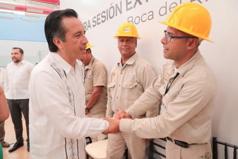 El mandatario solicitó especial atención en los municipios de Ozuluama, Tempoal, Tuxpan, Tantoyuca, Martínez de la Torre, Xalapa, Coatepec, Córdoba, Orizaba, Boca del Río, Veracruz, Cosamaloapan, Lerdo de Tejada y Coatzacoalcos, por ser zonas propensas a la proliferación del mosquito transmisor.  