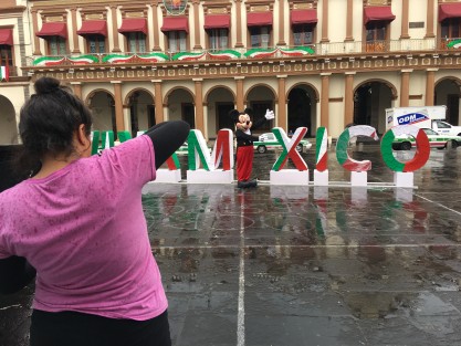 Y no faltaron los que se tomaron la foto haciendo la E. 