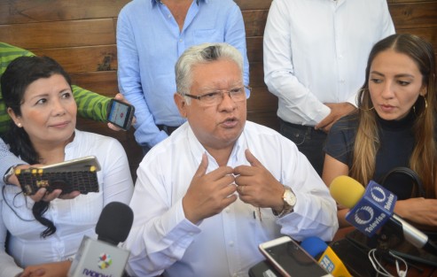 En conferencia de prensa, Joaquín Guzmán Avilés se declaró ganador de la elección extraordinaria para dirigencia del PAN, e invitó a sus contiendientes a que reconozcan la derrota, y los invitó a unir esfuerzos. 