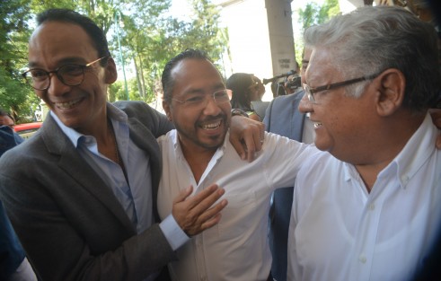 En conferencia de prensa, Joaquín Guzmán Avilés se declaró ganador de la elección extraordinaria para dirigencia del PAN, e invitó a sus contiendientes a que reconozcan la derrota, y los invitó a unir esfuerzos. 
