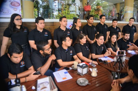 Integrantes de organizaciones ciudadanas anunciaron que buscarán obtener su registro como partido ante el OPLE  como la Asociación Política Estatal <em>Compromiso por Veracruz</em>.