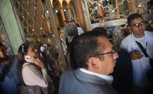 No se permitió la entrada a medios de información a un evento del gobernador Cuitláhuac García con el argumento de que era privado, al cual convocó y asistió el alcalde de Xalapa Hipólito Rodríguez, quien llegó corriendo y no quiso contestar nada al respecto.