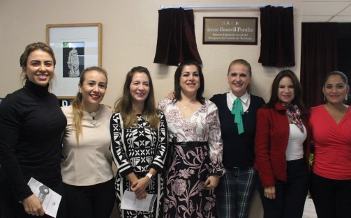 En el Congreso del Estado se develó la placa que establece que a partir de esta hoy, el lobby del Salón de Plenos llevará el nombre de Irene Bourell Peralta, primera mujer legisladora en la entidad.