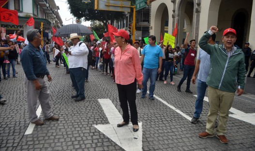 Con menos poder que en otras ocasiones, cientos de atorchistas se congregaron para escuchar a sus eternos líderes hacer reclamos de siempre obras para sus colonias.