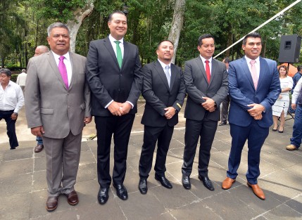 Al evento asistieron también Alcaldes y Alcaldesas de los municipios de Jilotepec, Tenampa, Banderilla, Tlalnehuayocan, Coatepec, Emiliano Zapata y Cosautlán, los cuales se dieron cita en el Monumento al Padre de la Patria, Miguel Hidalgo y Costilla.