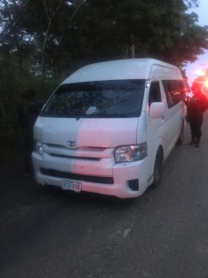 Acayucan, Ver., 11 de septiembre de 2019.- Efectivos de la Secretaría de Seguridad Pública (SSP) rescataron a 116 personas de nacionalidad extranjera, además de aprehender a cuatro individuos, entre ellos un menor de edad, por presunto tráfico de migrantes.