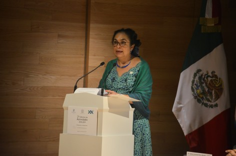 Con la ausencia del gobernador Cuitláhuac García, la rectora Sara Ladrón de Guevara rindió su Segundo Informe de Actividades 2018-2019, en la Sala Anexa de Tlaqná. 