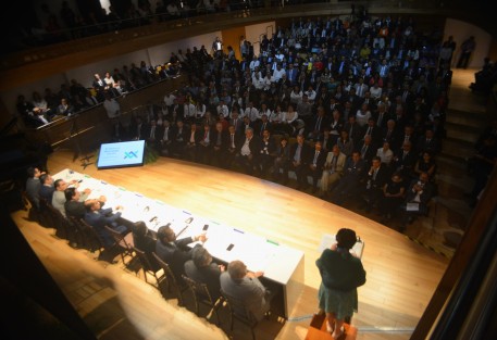 Con la ausencia del gobernador Cuitláhuac García, la rectora Sara Ladrón de Guevara rindió su Segundo Informe de Actividades 2018-2019, en la Sala Anexa de Tlaqná. 