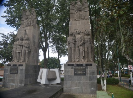 Hoy 13 de septiembre siendo el 172 aniversario de la batalla de Chapultepec por primera vez no hubo homenaje oficial  en monumento a los Niños Héroes, ni una corona o mínimo una flor. Historia y civismo al olvido.