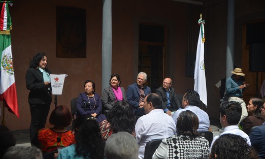 Autoridades municipales inauguraron las nuevas oficinas de Archivo Municipal de Xalapa ubicado en calle Clavijero número 10, acompañado de la Directora del archivo Olimpia Gracia, Regidores, trabajadores del Ayuntamiento y representantes de gobierno del estado de Veracruz.