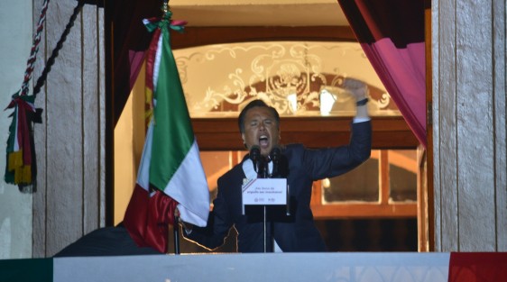 El gobernador del estado de Veracruz, Cuitláhuac García Jiménez dio su primer Grito de Independencia desde el balcón de Palacio de Gobierno. Luego de tocar la campana, se escuchó el Himno Nacional. 