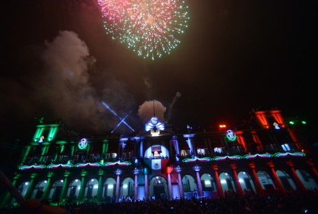 El gobernador del estado de Veracruz, Cuitláhuac García Jiménez dio su primer Grito de Independencia desde el balcón de Palacio de Gobierno. Luego de tocar la campana, se escuchó el Himno Nacional. 