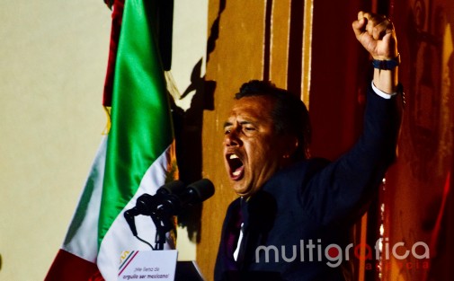 El gobernador del estado de Veracruz, Cuitláhuac García Jiménez dio su primer Grito de Independencia desde el balcón de Palacio de Gobierno. Luego de tocar la campana, se escuchó el Himno Nacional. 