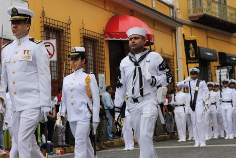 Con la nutrida participación de contingentes escolares y agrupaciones de seguridad, se efectuó en la capital veracruzana el desfile conmemorativo al 209 Aniversario del inicio de la Guerra de Independencia. 