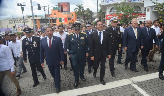 Con orden y buena participación se llevó a cabo el desfile conmemorativo al 209 Aniversario del inicio de la Guerra de Independencia.  