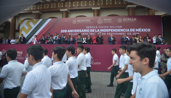 Con orden y buena participación se llevó a cabo el desfile conmemorativo al 209 Aniversario del inicio de la Guerra de Independencia.