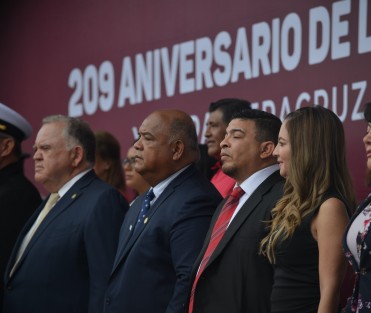 Con orden y buena participación se llevó a cabo el desfile conmemorativo al 209 Aniversario del inicio de la Guerra de Independencia.