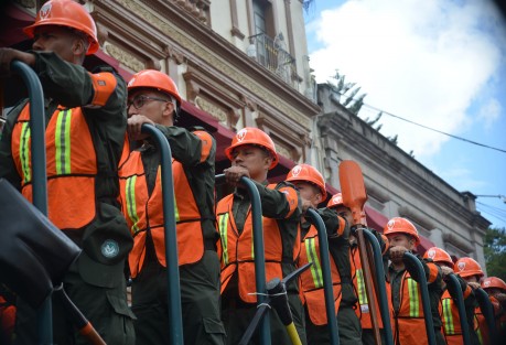 Con orden y buena participación se llevó a cabo el desfile conmemorativo al 209 Aniversario del inicio de la Guerra de Independencia.